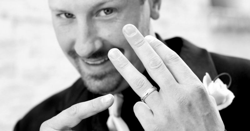 How To Choose The Right Men’s Wedding Band?