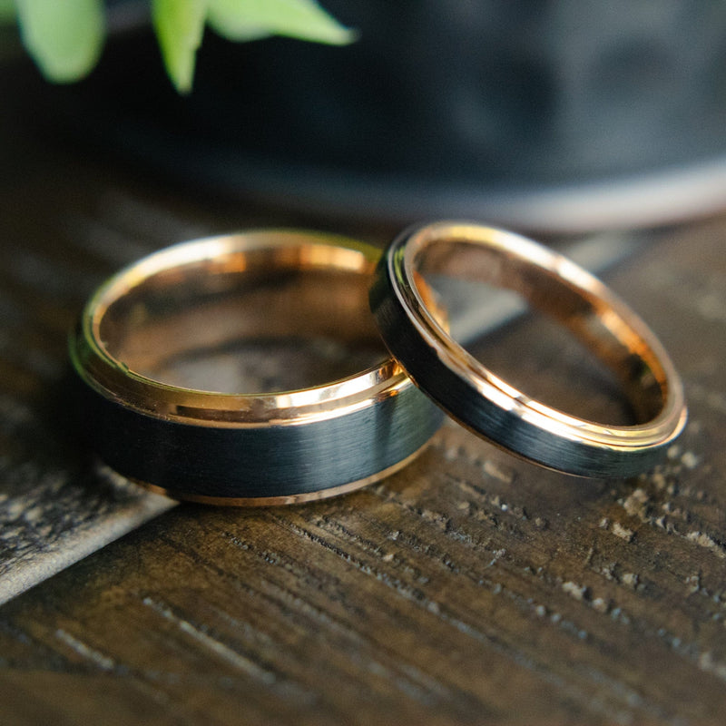 Wedding Band Set Hammered - Wedding Rings - His and Hers - Artulia –  Artulia Jewelry